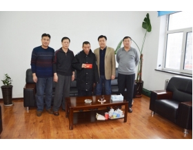 標題：海拉爾試驗站為困難職工發(fā)放國機愛心基金
瀏覽次數(shù)：3663
發(fā)表時間：2017-01-26