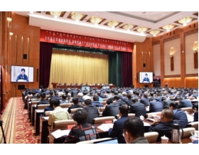 標(biāo)題：呼和浩特分院參加全區(qū)綜合基礎(chǔ)設(shè)施建設(shè)、戰(zhàn)略性新興產(chǎn)業(yè)發(fā)展暨2017年春季重大項(xiàng)目集中開工建設(shè)動(dòng)員大會(huì)
瀏覽次數(shù)：3684
發(fā)表時(shí)間：2017-04-07