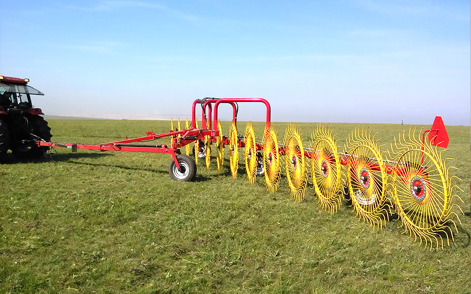 標(biāo)題：9LC-7.6型指輪式摟草機(jī)
瀏覽次數(shù)：35
發(fā)表時(shí)間：2023-12-12