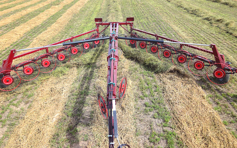 標(biāo)題：9LQZ-8.5牽引折疊式指盤(pán)摟草機(jī)
瀏覽次數(shù)：34
發(fā)表時(shí)間：2023-12-12