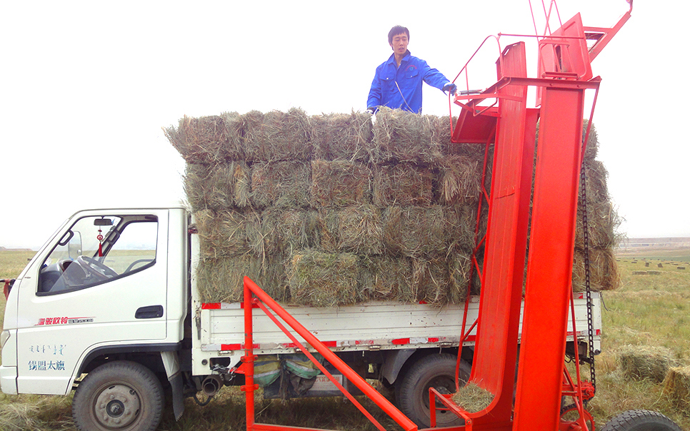 標(biāo)題：9JK-2.7型撿拾車(chē)
瀏覽次數(shù)：28
發(fā)表時(shí)間：2023-12-12