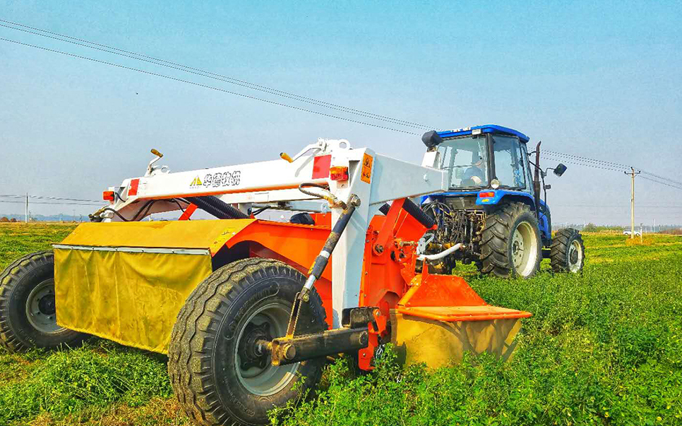 標(biāo)題：9GBXQ-3.0型旋轉(zhuǎn)式切割壓扁機(jī)
瀏覽次數(shù)：98
發(fā)表時(shí)間：2023-12-12