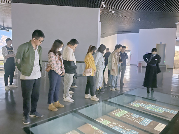 參觀_副本.jpg 參觀_副本.jpg